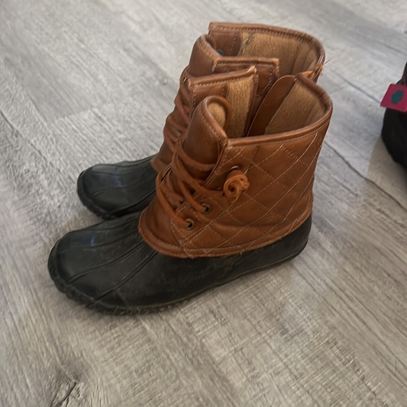 Stevie’s duck boots girls size 2 - Picture 2 of 2